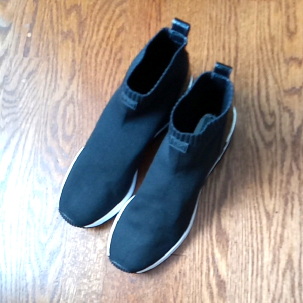 Michael Kors women's Booties-LIKE NEW